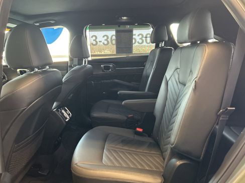 Used 2025 Kia Sorento SX Prestige image 17