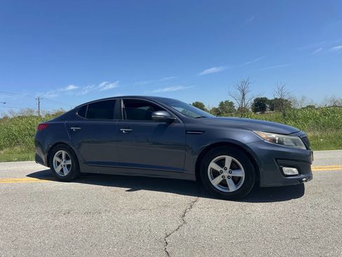 Used 2015 Kia Optima LX image 1