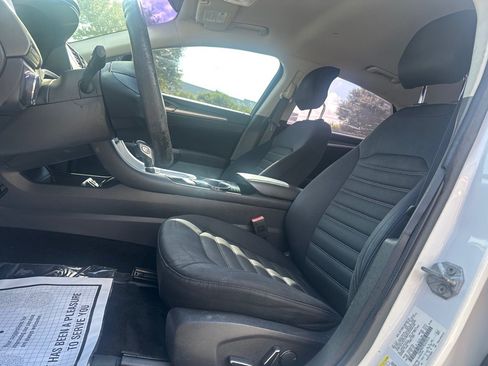 Used 2014 Ford Fusion SE FWD image 10