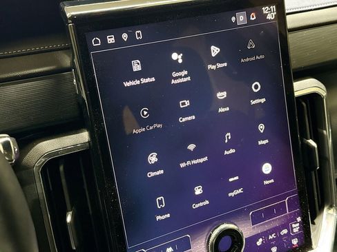 Used 2024 GMC Acadia Elevation image 17