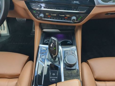Used 2022 BMW 540i xDrive w/ M Sport Package AWD/4WD image 19