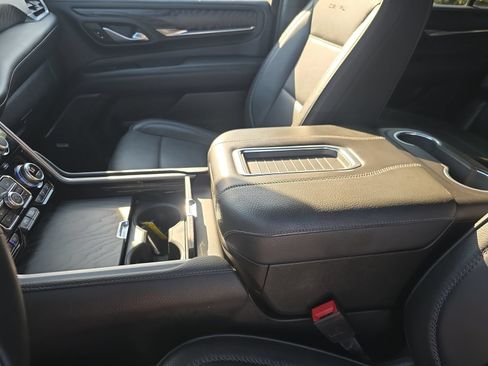 Used 2023 GMC Yukon Denali AWD/4WD image 23