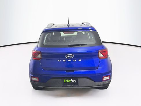 Used 2025 Hyundai Venue SEL FWD image 7