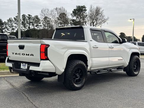 Used 2025 Toyota Tacoma SR5 image 10