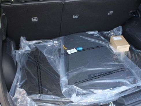 New 2025 Kia Niro EX w/ EX Cold Weather Package image 10