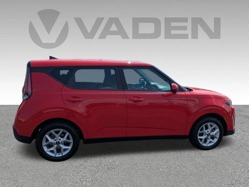 Used 2024 Kia Soul LX w/ Option Group 015 FWD image 23