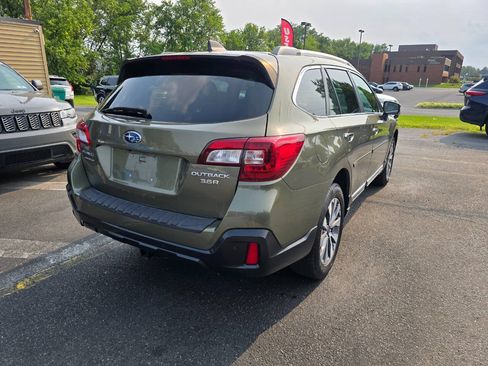 Used 2018 Subaru Outback 3.6R Touring AWD/4WD image 3