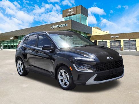 Used 2023 Hyundai Kona SEL w/ Cargo Package FWD image 3