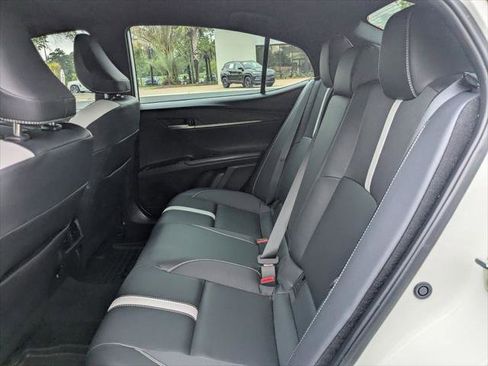 Certified 2025 Toyota Camry SE FWD image 14