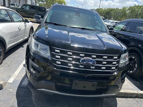 Used 2016 Ford Explorer Limited w/ Equipment Group 301A image 2