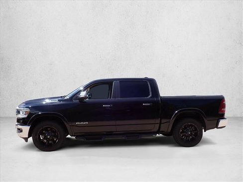 Used 2019 RAM 1500 Laramie AWD/4WD image 2