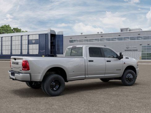 New 2026 RAM 3500 Big Horn AWD/4WD image 4