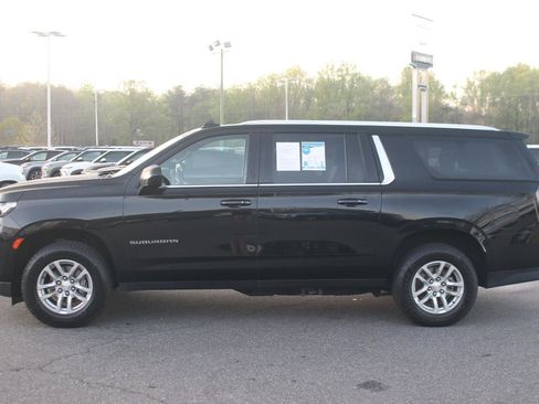 Used 2023 Chevrolet Suburban LT AWD/4WD image 4