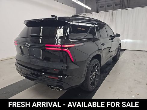 Used 2025 Chevrolet Traverse RS w/ LPO, Floor Liner Package FWD image 5