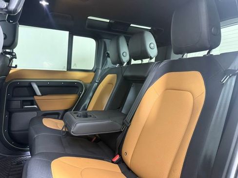 Used 2024 Land Rover Defender 110 X-Dynamic SE AWD/4WD image 24