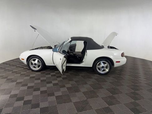 Used 1990 MAZDA MX-5 Miata image 9