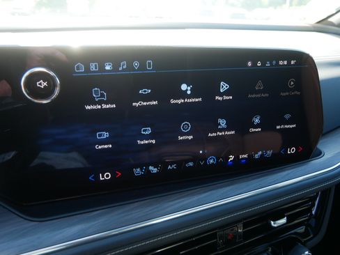New 2026 Chevrolet Suburban Premier w/ Sun And Tow Package AWD/4WD image 14