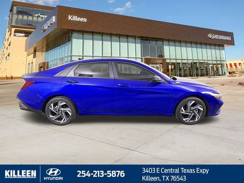 Used 2025 Hyundai Elantra Sport FWD image 10