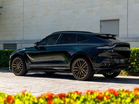 Used 2025 Aston Martin DBX 707 image 37