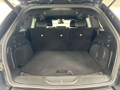 Used 2018 Jeep Grand Cherokee Altitude AWD/4WD image 23
