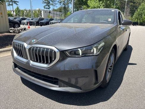 Used 2025 BMW 530i image 1