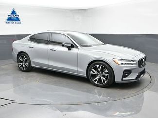 Used 2025 Volvo S60 B5 Plus FWD video 1