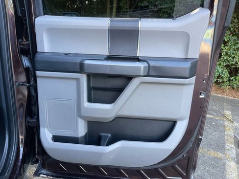 Used 2019 Ford F150 XLT image 18