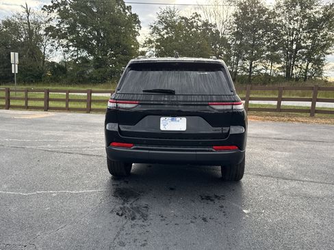 New 2025 Jeep Grand Cherokee Limited w/ Luxury Tech Group II image 6