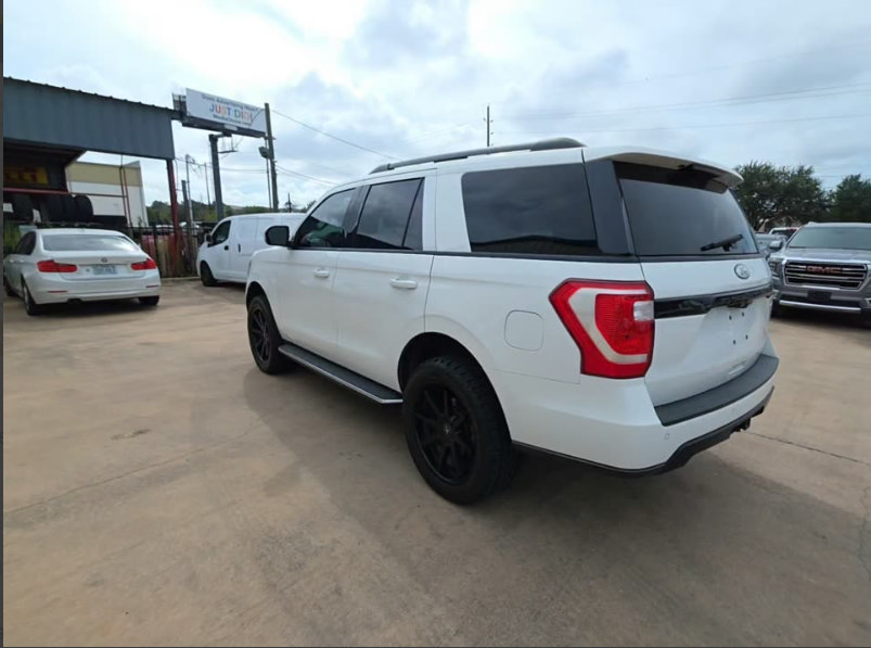 Used 2021 Ford Expedition XLT RWD image 4