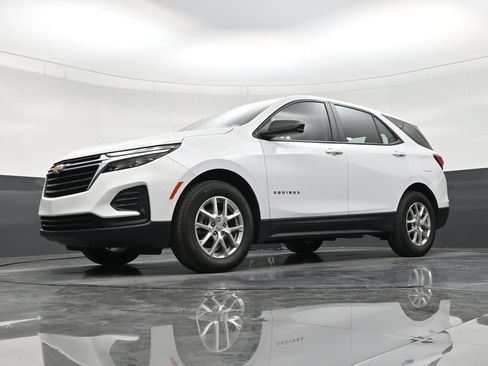 Used 2024 Chevrolet Equinox LS FWD image 20