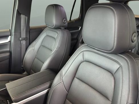 Used 2026 GMC Terrain Elevation w/ Elevation Premium Package AWD/4WD image 18