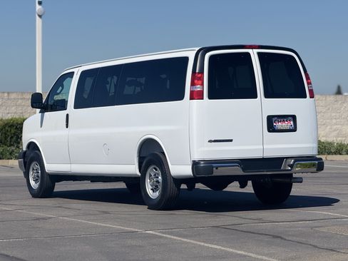 Used 2025 Chevrolet Express 3500 LT w/ LT Preferred Equipment Group RWD image 5