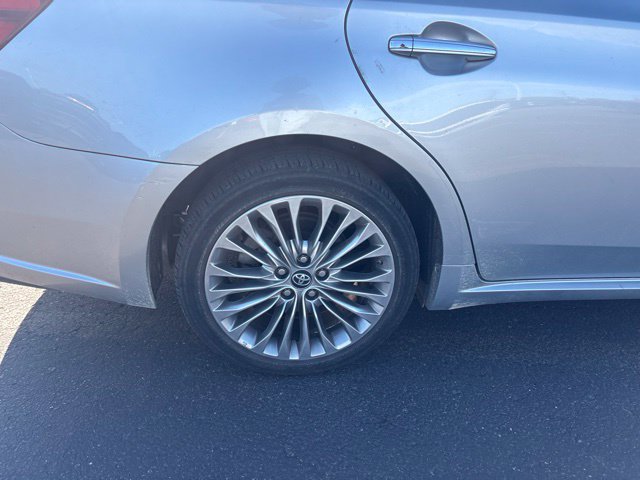 Used 2018 Toyota Avalon Limited w/ All Weather Liner Package FWD image 10