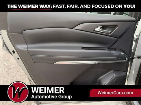 Used 2025 Chevrolet Traverse LT AWD/4WD image 14