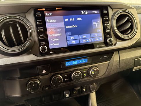 Used 2021 Toyota Tacoma TRD Off-Road AWD/4WD image 17