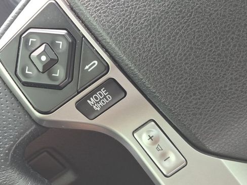 Used 2018 Toyota 4Runner Limited AWD/4WD image 29