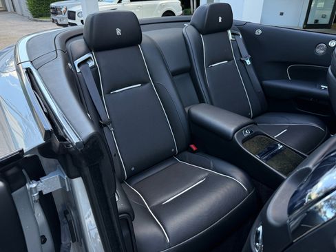 Used 2017 Rolls-Royce Dawn image 34