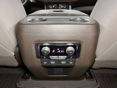 Used 2023 GMC Yukon XL SLT w/ SLT Premium Package AWD/4WD image 32