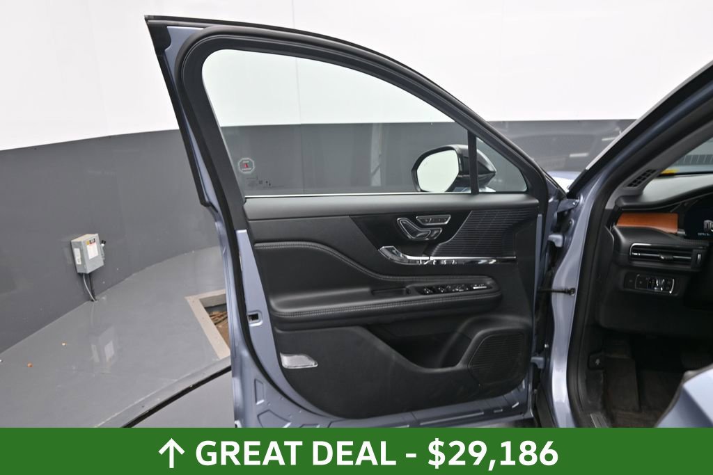 Used 2022 Lincoln Corsair Reserve w/ Equipment Group 201A AWD/4WD image 18