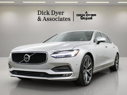 Used 2018 Volvo S90 T6 Momentum w/ Convenience Package AWD/4WD image 5