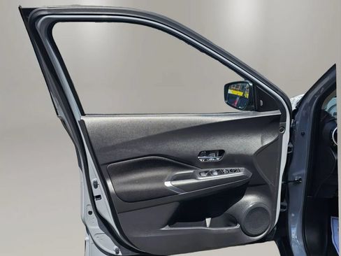 Used 2022 Nissan Kicks SV FWD image 12