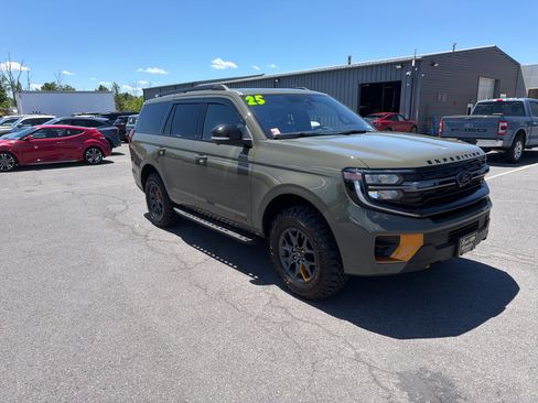 Used 2025 Ford Expedition Tremor AWD/4WD image 1