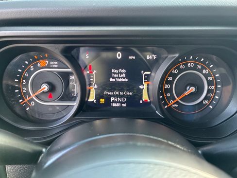 Used 2026 Jeep Wrangler Unlimited Rubicon AWD/4WD image 16