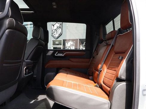 Used 2025 GMC Sierra 3500 Denali Ultimate image 27