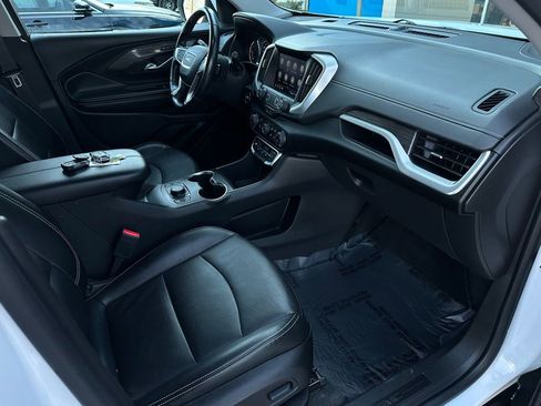 Used 2022 GMC Terrain SLT image 17