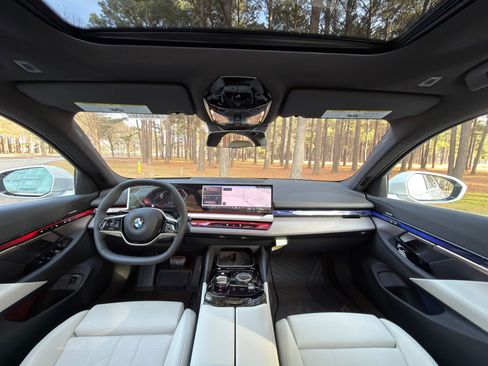 New 2026 BMW 530i w/ Premium Package RWD image 2