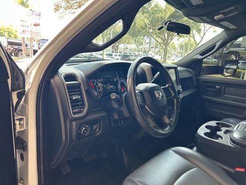 Used 2021 RAM 2500 Tradesman w/ Chrome Appearance Group image 6