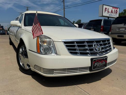 Used 2009 Cadillac DTS Limousine FWD image 1