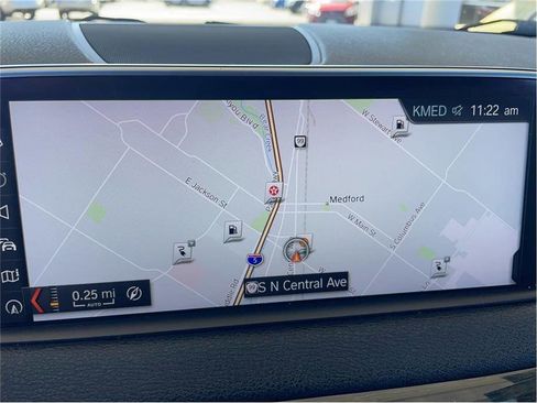 Used 2018 BMW X5 xDrive40e image 12