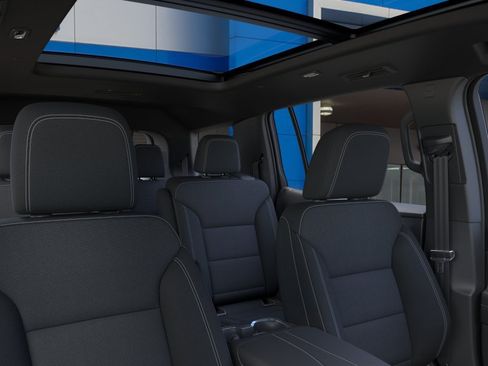 New 2026 Chevrolet Traverse LT w/ Sun and Wheel Package FWD image 24